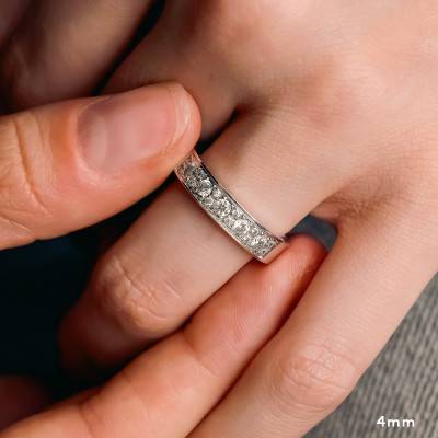 Alliance Ruban Confort en Or Blanc 375 & Rail de Diamants 0,42 ct, Largeur 4 mm ou 5 mm - Amore