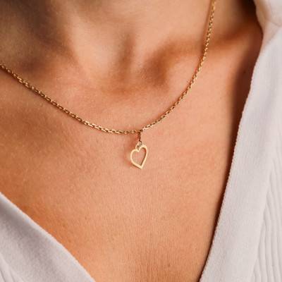 750/1000 Yellow Gold Open-Work Heart Pendant - Emanessence