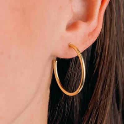 750 Yellow Gold Rectangle Wire Hoop Earrings, 30 mm Diameter - Emanessence