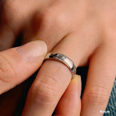 Alliance Demi-Bombée Confort en Or Blanc 750 & Diamant 0,015 ct, Largeur 4 mm ou 5 mm - Amore