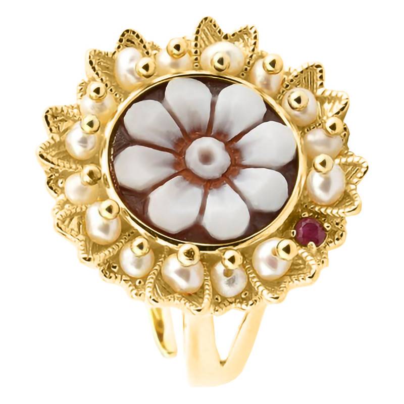 Gilded Anastasia Flower Cameo & White Pearl Ring - Emanessence