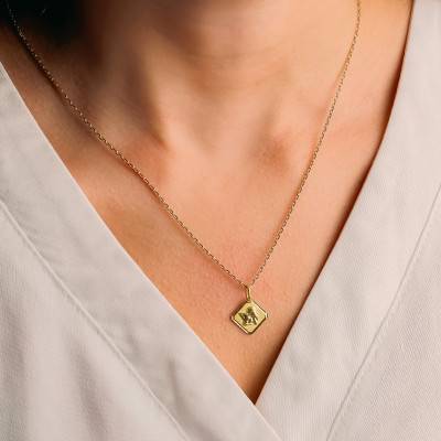 375/1000 Yellow Gold Thoughtful Angel Diamond-Shape Medal - Vandona