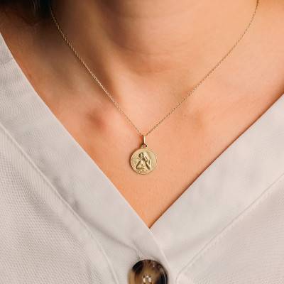 375 Yellow Gold Round Pensive Angel Medal, 15 mm Diameter - Vandona