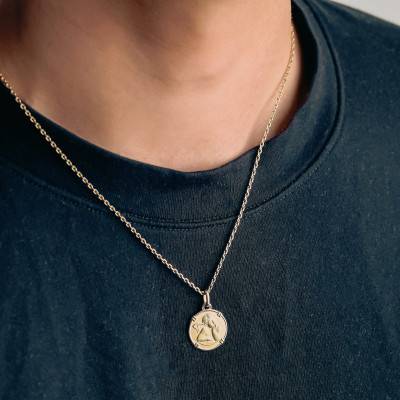 375/1000 Yellow Gold Round Pensive Angel Medal, 16 mm Diameter - Vandona