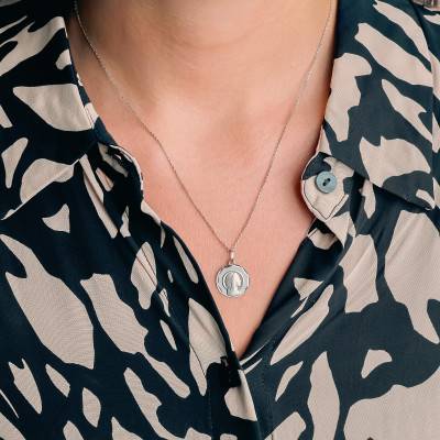 375 White Gold Round Faceted Virgin Medal, 15 mm Diameter - Vandona