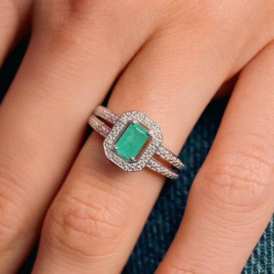 Bague Octogonale Or Blanc 750, Emeraude 0,63 ct & Diamants 0,046 ct - Aurora