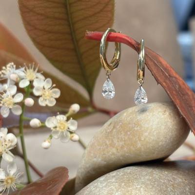 750/1000 Yellow Gold & 0.60ct Lab-Grown Diamond Earrings - Demetra