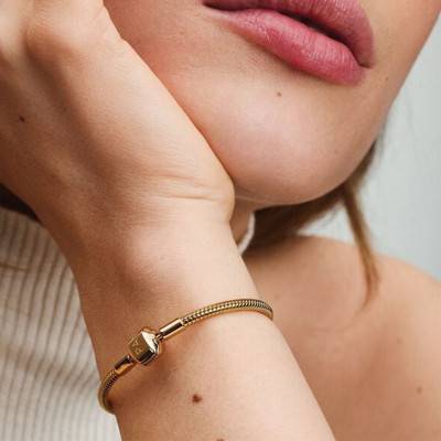 Gold-Plated Serpentine Chain Bracelet with Barrel Clasp, 17 cm to 21 cm - Pandora