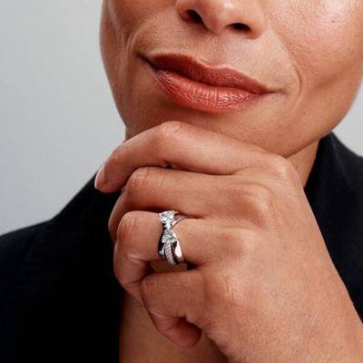 925 Silver Sparkling Knot Crossover Ring - Pandora