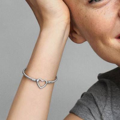 925/1000 Silver Snake Chain Heart Clasp Pandora Moments Bracelet, 17 cm to 20 cm - Pandora