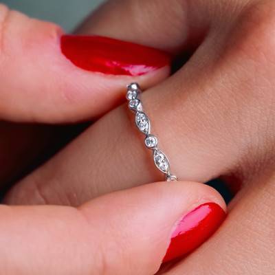 Alliance en Or Blanc 750 & Diamants 0,13 ct, Largeur 1,65 mm - Alliantine