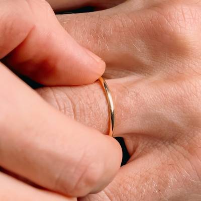Alliance Demi-Jonc en Or Jaune 375, Largeur 1,5 mm - Amore