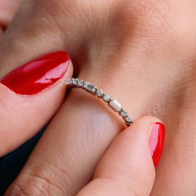 Alliance en Or Blanc 750 & Diamants 0,30 ct, Largeur 1,80 mm - Alliantine