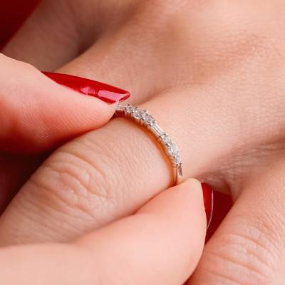 Alliance en Or Blanc 750 & Diamants 0,25 ct, Largeur 1,40 mm - Alliantine