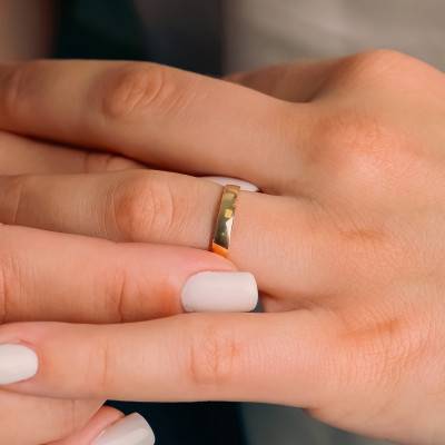 750/1000 Yellow Gold Standard Matte Demi-Dome Wedding Ring, 3 mm Width - Amore