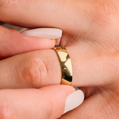 Alliance Demi-Bombée en Or Jaune 750,Largeur 5 mm - Amore