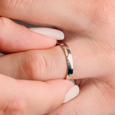 Alliance Demi-Bombée en Or Blanc 375, Largeur 3 mm - Amore