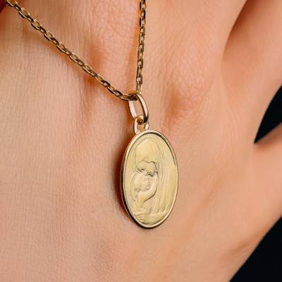 Médaille Ovale Vierge à l'Enfant Or Jaune - Emanessence