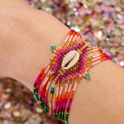 Chokohona Multi-Link & Multicolor Beads and Cowrie Cuff, Length 17 cm - Hipanema