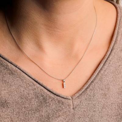 Pendentif Trilogie en Or Blanc 375 & Diamants 0,15 ct - Emanessence