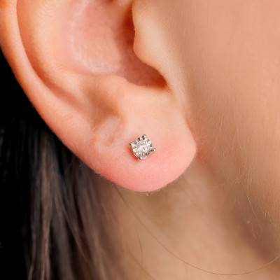 Boucles d'oreilles Rondes Facettées en Or Blanc 375 & Diamants 0,15 ct - Emanessence