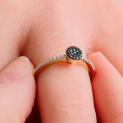Yellow Gold Black Diamond Cluster Ring - Kundan
