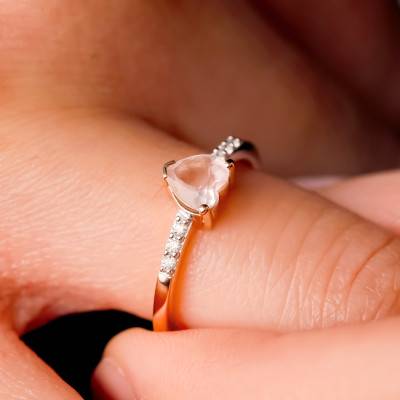 Rose Gold 375 Diamond 0.05 ct & Heart Rose Quartz Solitaire Ring - Aurora