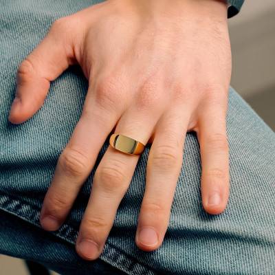 Polished Rectangular Signet Ring in 375 or 750 Yellow Gold, Dimensions 11 x 9.50 mm - Imperium