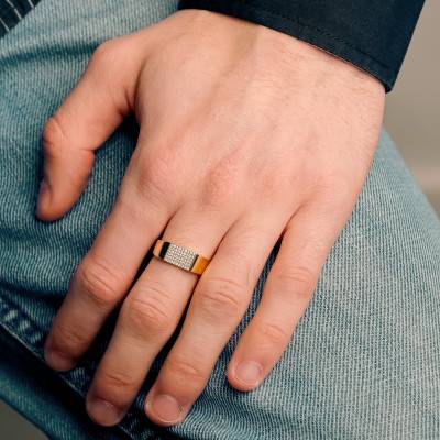 375/1000 or 750/1000 Yellow Gold Rectangular Signet Ring with Cubic Zirconia, 9 x 7 mm - Imperium