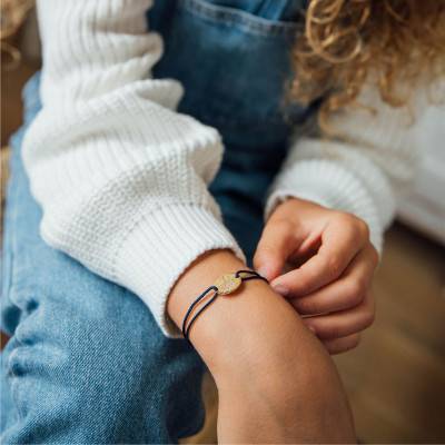 Bracelet Cordon Médaille Arbre de Vie Coeurs, Or Jaune 750, Longueur Ajustable - Augis