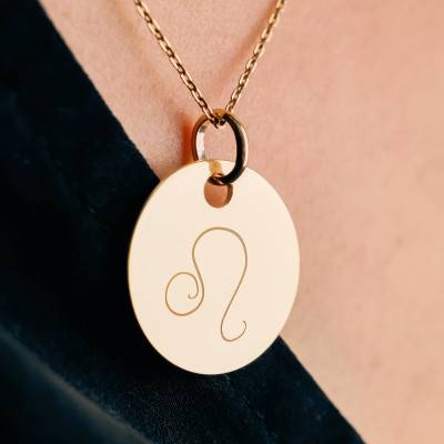 Yellow Gold-Plated Leo Zodiac Medal, Diameter 19 mm - Lumiosa