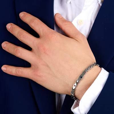 Bracelet Maillons Angulaires en Acier, Longueur 18 à 21,50 cm - JM225AVD85 - Maserati
