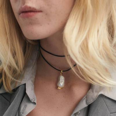 La Perla Pendant in 925/1000 Gold-Plated Silver & Freshwater Pearl - PE01-113 - Pdpaola