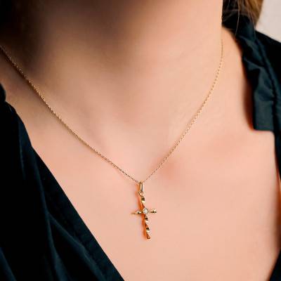 375/1000 Yellow Gold Twisted Cross Pendant & Cubic Zirconia - Vandona