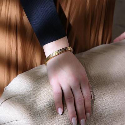 Yellow 18K Gold-Plated Rigid Bangle with Greek Inscriptions, 52 mm x 62 mm - Etrusca Gioielli