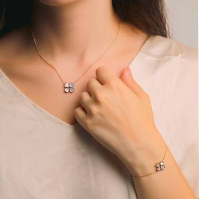 Parure Bijoux Trèfle Nacré avec 5 gr d'Or Jaune 375 - Emanessence