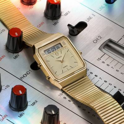 Watch Q 1982 Ana-Digi Reissue 33 mm TW2Y06000 - Timex