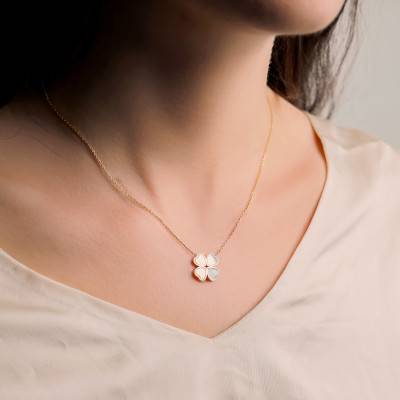 Collier Trèfle Nacré en Or Jaune 375, Longueur 40 à 42 cm - Emanessence
