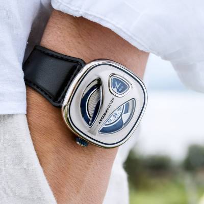 Watch ME1/01 - SevenFriday