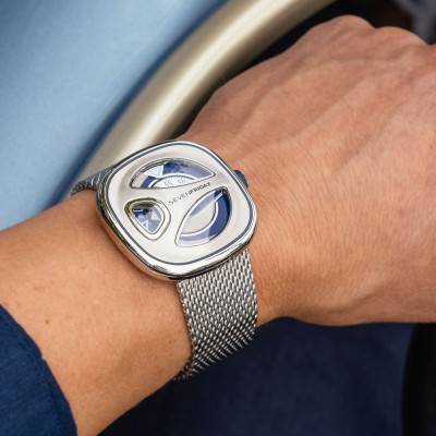 ME1/01 M Watch - SevenFriday