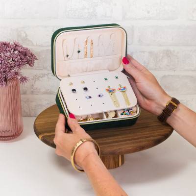 Green Velvet Travel Jewelry Box, 16x11x5,5cm - Les Essentiels