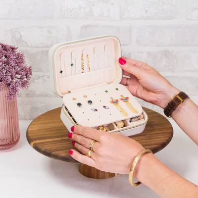 White Velvet Travel Jewelry Box, 16x11x5.5cm - Les Essentiels