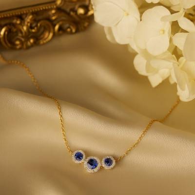 375/1000 Yellow Gold Trinité Necklace with Diamonds & Lab-Grown Sapphires - Aurora
