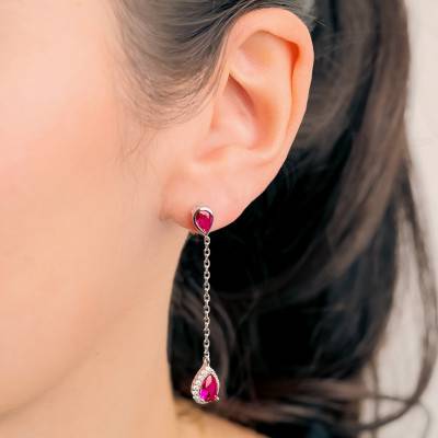 Boucles d'Oreilles Gouttes Pendantes en Argent 925 Plaqué Rhodium & Pierres Rouges - Emanessence