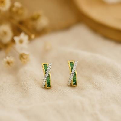 375/1000 Yellow Gold Crossed Hoop Earrings with Zirconium Oxides & Emeralds - Aurora