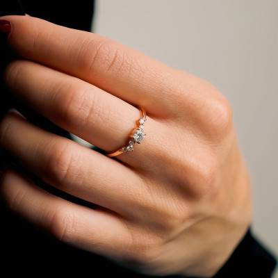 750/1000 Rose Gold Diamond-Accented Solitaire Engagement Ring 0.37 ct - Emanessence
