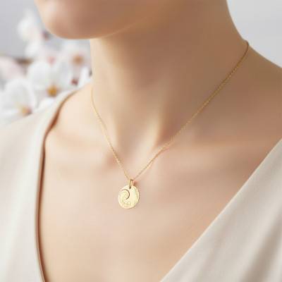 Yellow Gold Openwork Virgin and Child Medal, 16 mm Diameter - Lucas Lucor