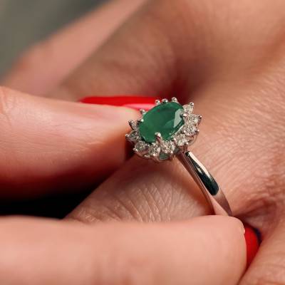 Bague florale en Or blanc 750, sertie d'une Emeraude et Diamants - Aurora
