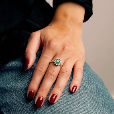 Bague Florale en Or Blanc 750, Emeraude & Diamants 0,36 ct - Aurora
