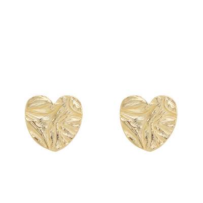 Textured Heart 375/1000 Yellow Gold Stud Earrings - Emanessence